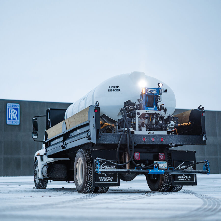 BOSS Snowplow 1600-Gal Tank Skid