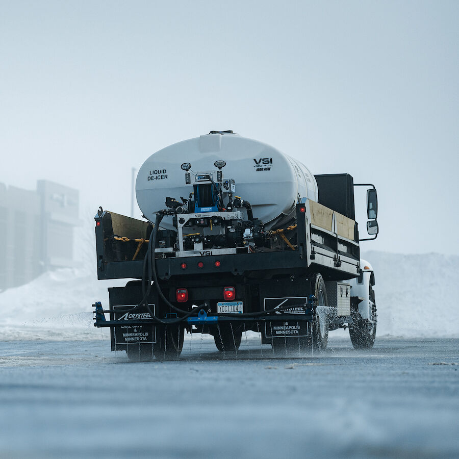 BOSS Snowplow 1000-Gal Tank Skid